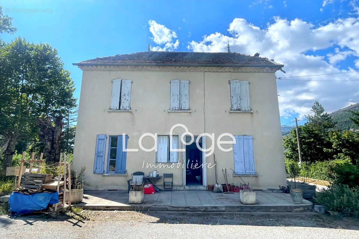 Maison à LA ROCHE-DES-ARNAUDS