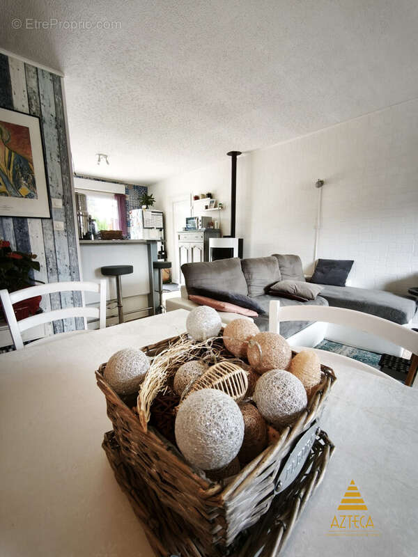 Maison à HONNECOURT-SUR-ESCAUT