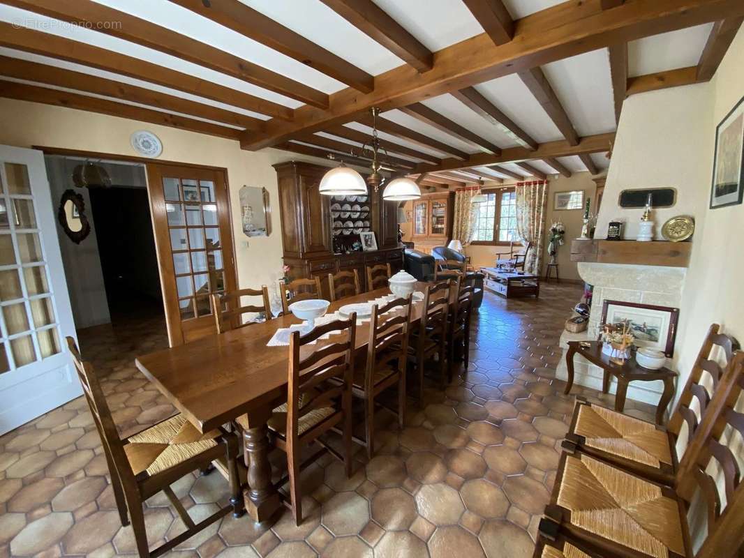 Maison à SAINT-JEAN-D&#039;ANGELY