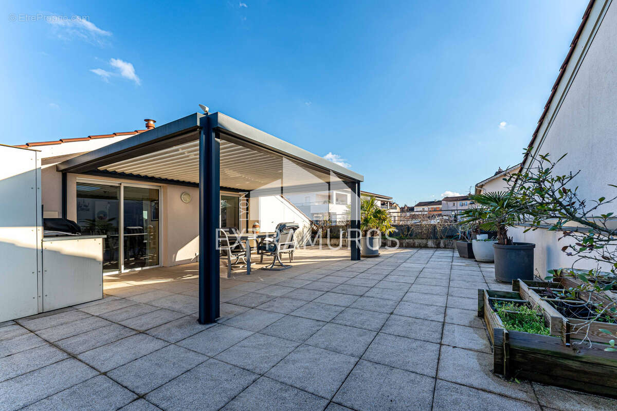 Appartement à TASSIN-LA-DEMI-LUNE