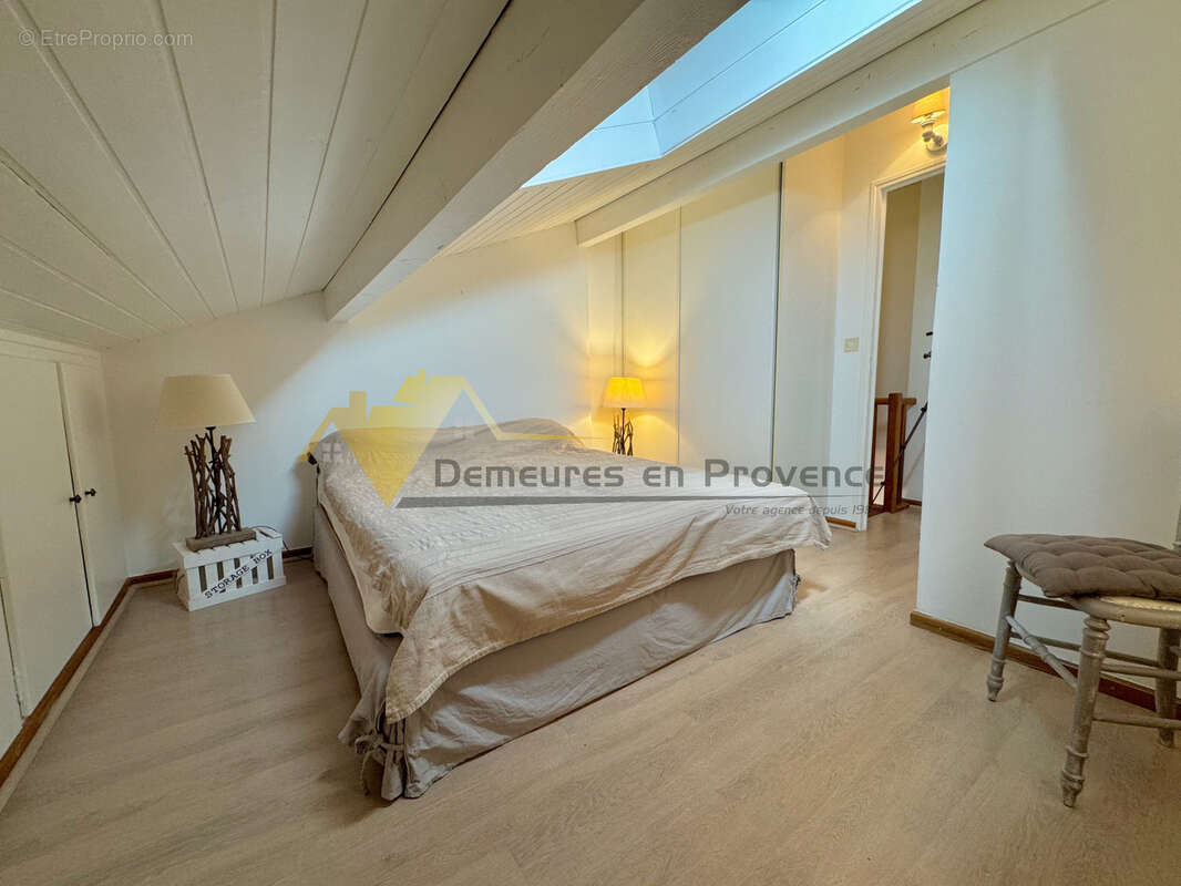 Duplex - T2 climatisé avec terrasse dans résidence - photo 9