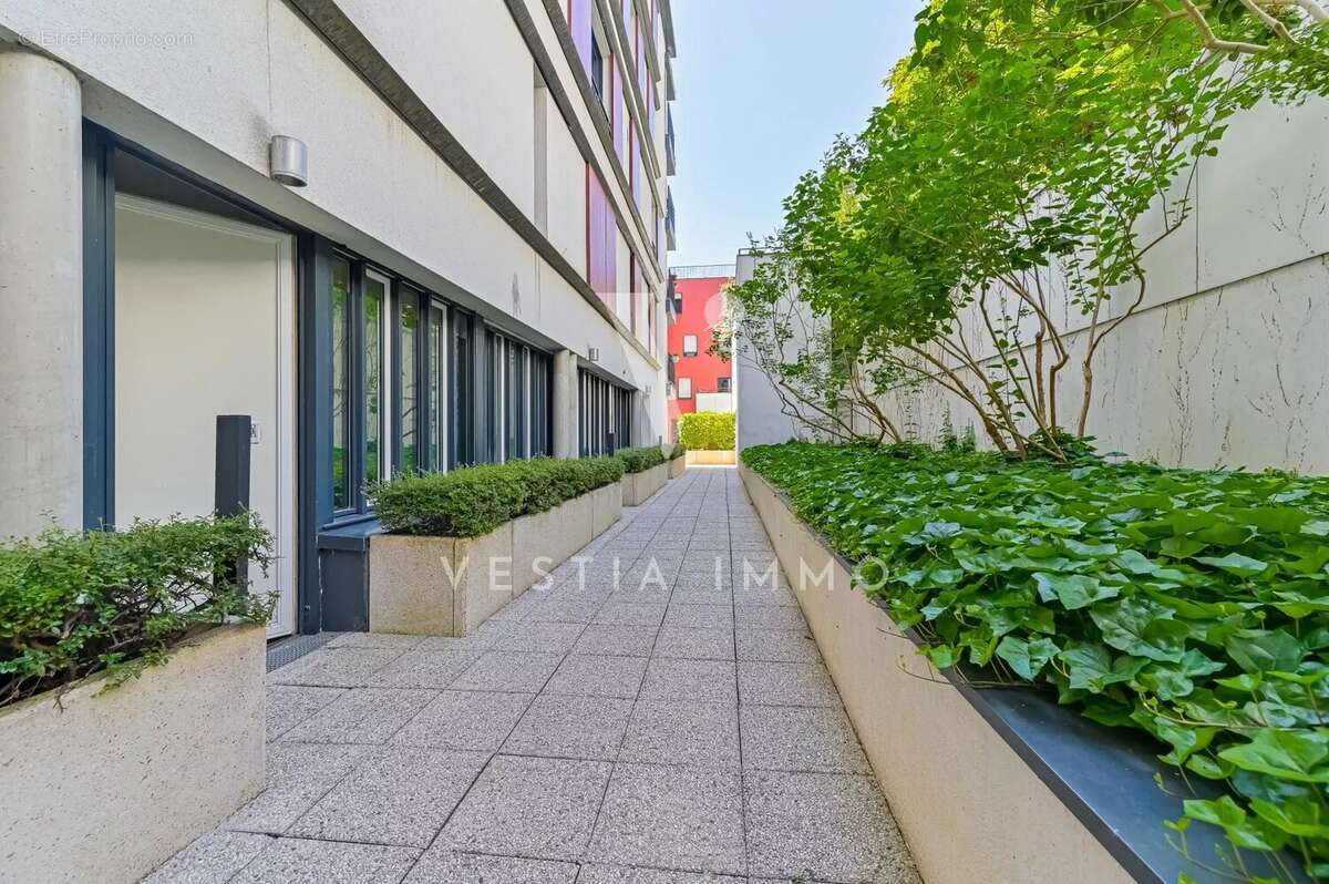 Paris 20e – saint-fargeau  2p habition/professionnel/investissement   au calme - photo 2