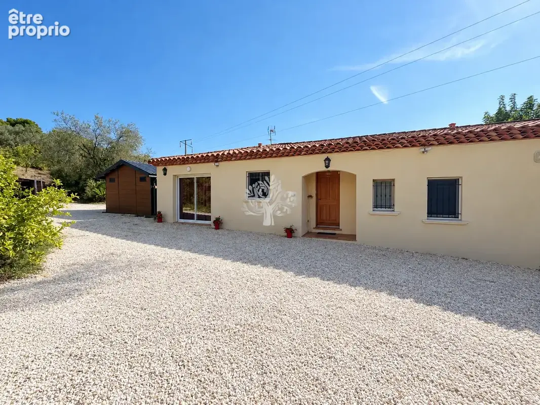 Maison de plain-pied 131 m2   Terrain de 2 000 m2 avec piscine et pool house - photo 15