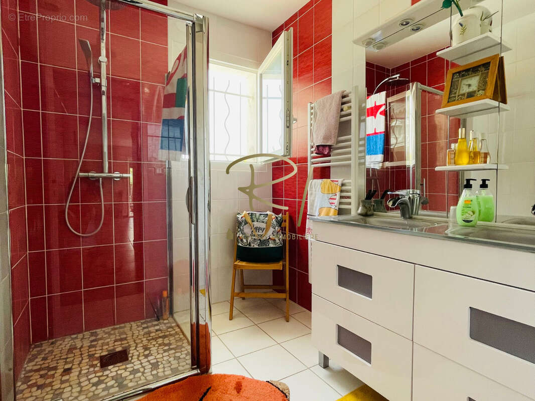 Maison à VALLON-PONT-D&#039;ARC