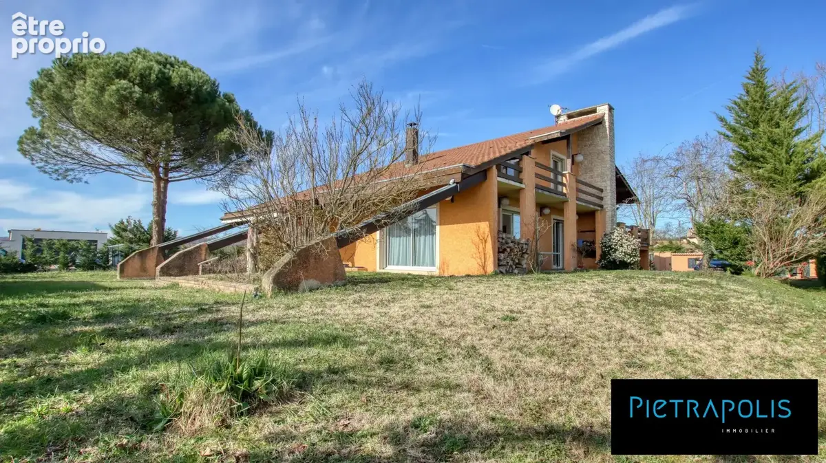 Maison 270 m² à Thil  - photo 3