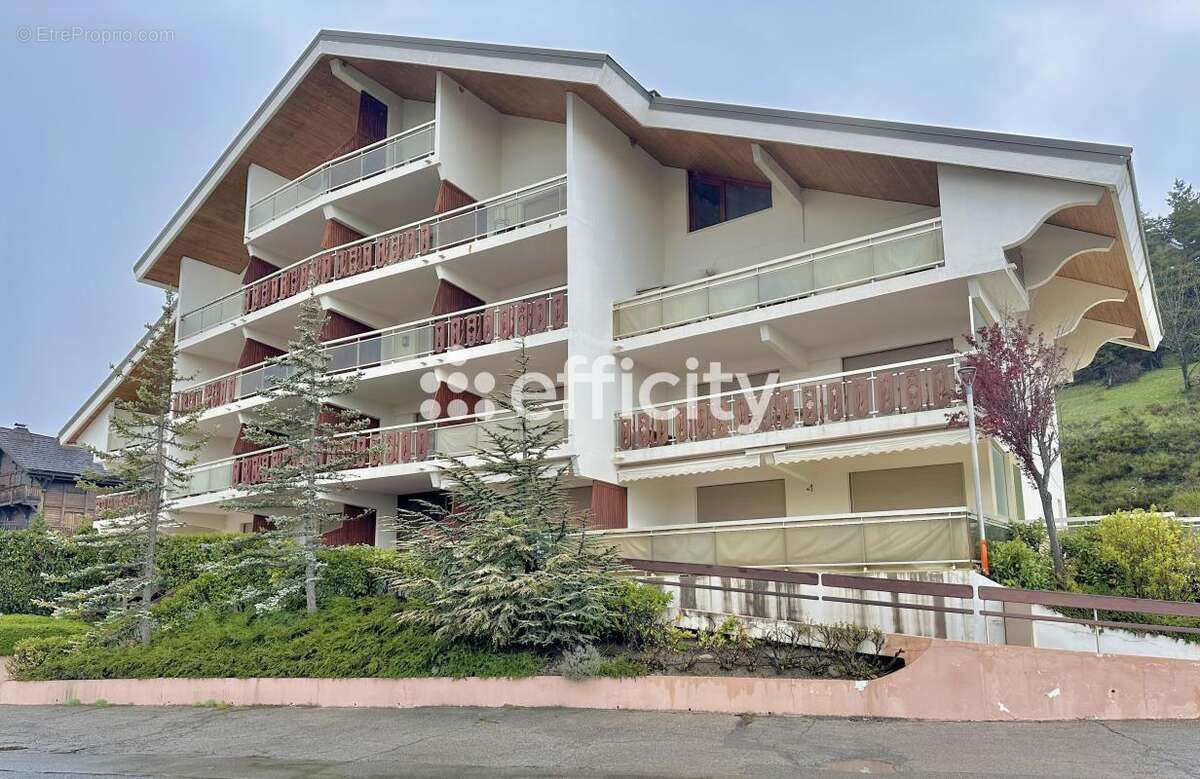 Appartement à SAINT-ETIENNE-DE-TINEE