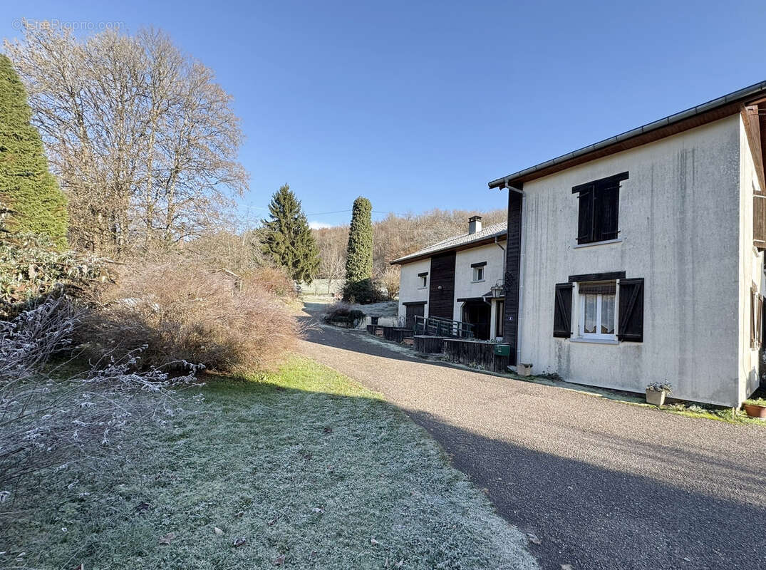 Maison à LA LANTERNE-ET-LES-ARMONTS