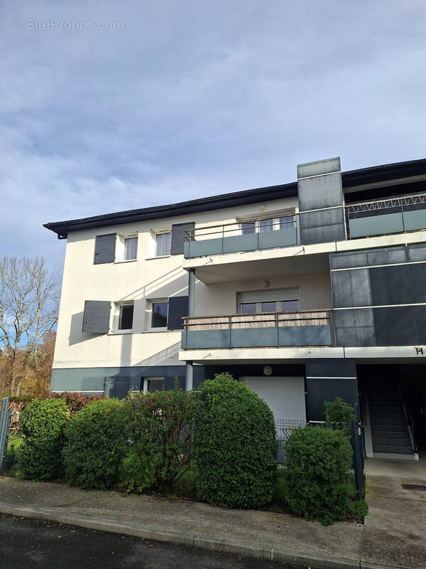Appartement à LONS