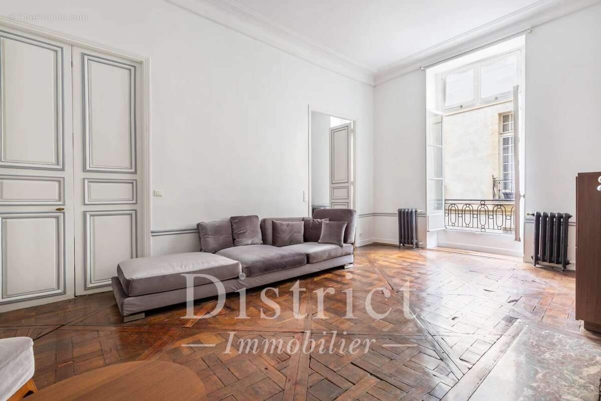 Appartement à PARIS-4E