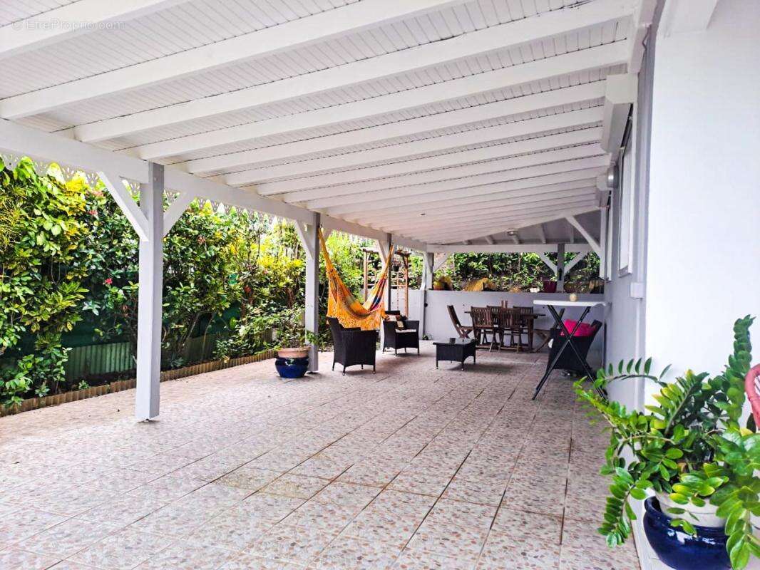 Maison à RIVIERE-SALEE