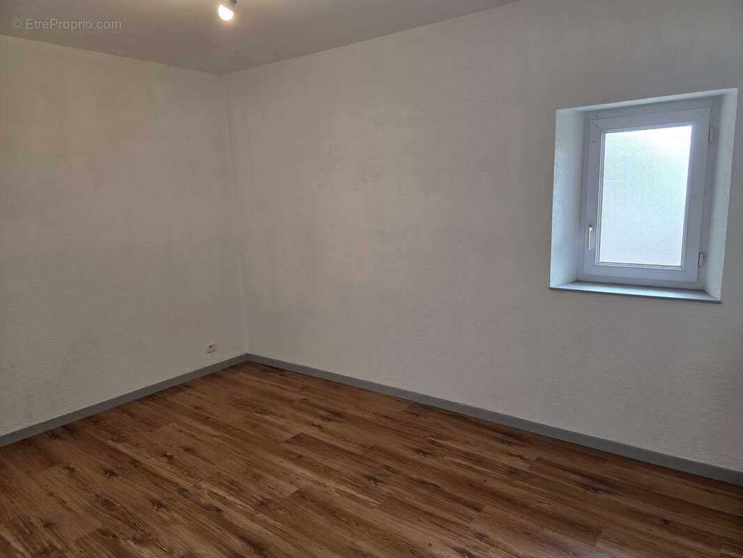 Appartement à VERCEL-VILLEDIEU-LE-CAMP