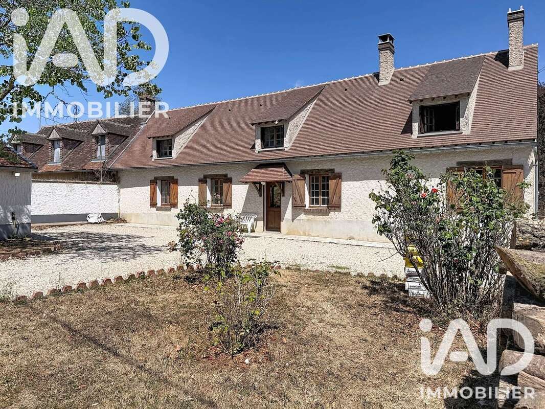 Maison 200 m² à Chateau-Renard  - photo 2