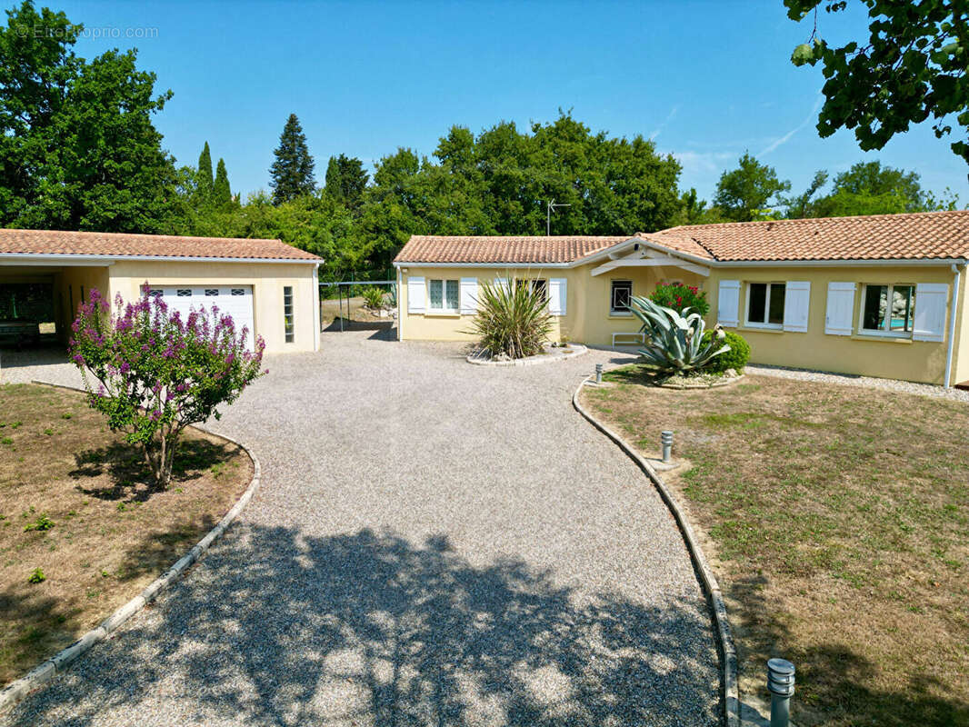 Superbe maison traditionnelle avec piscine - photo 3