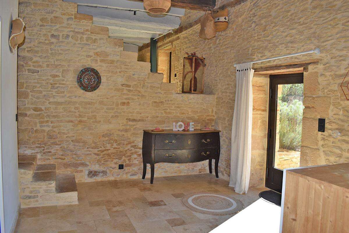 Maison à SAINT-GENIES