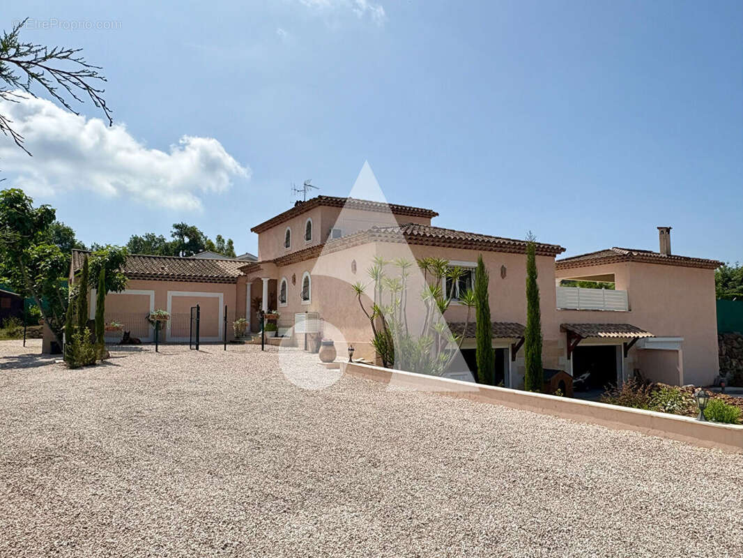 Maison à MOUANS-SARTOUX