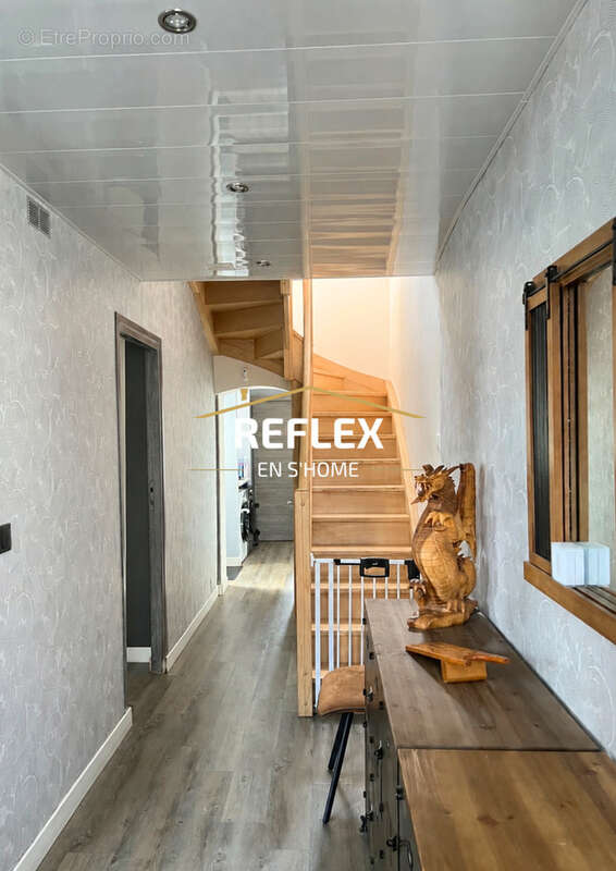 Maison familiale rénovée   142 m2   5 chambres   À Albert - photo 2