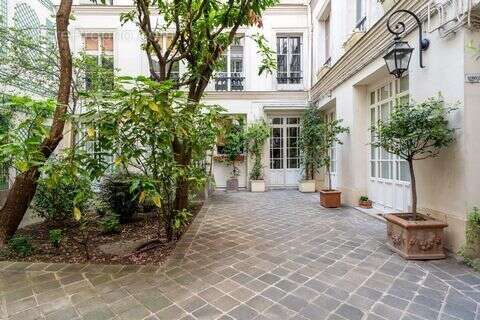 Appartement 135 m² à Paris-6e  - photo 2