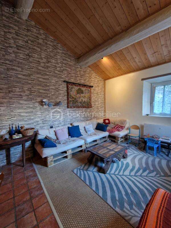 Maison de campagne avec cour et garage - photo 4