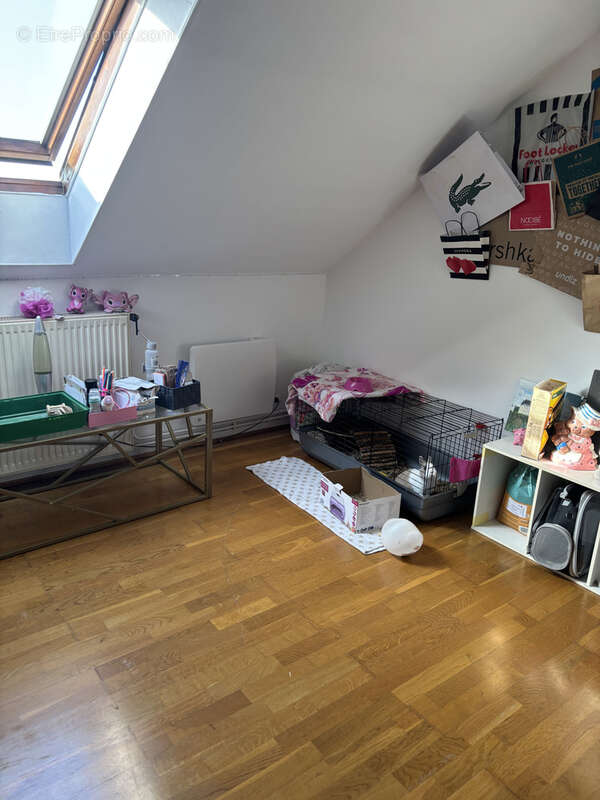 Maison à JOUY-LE-CHATEL