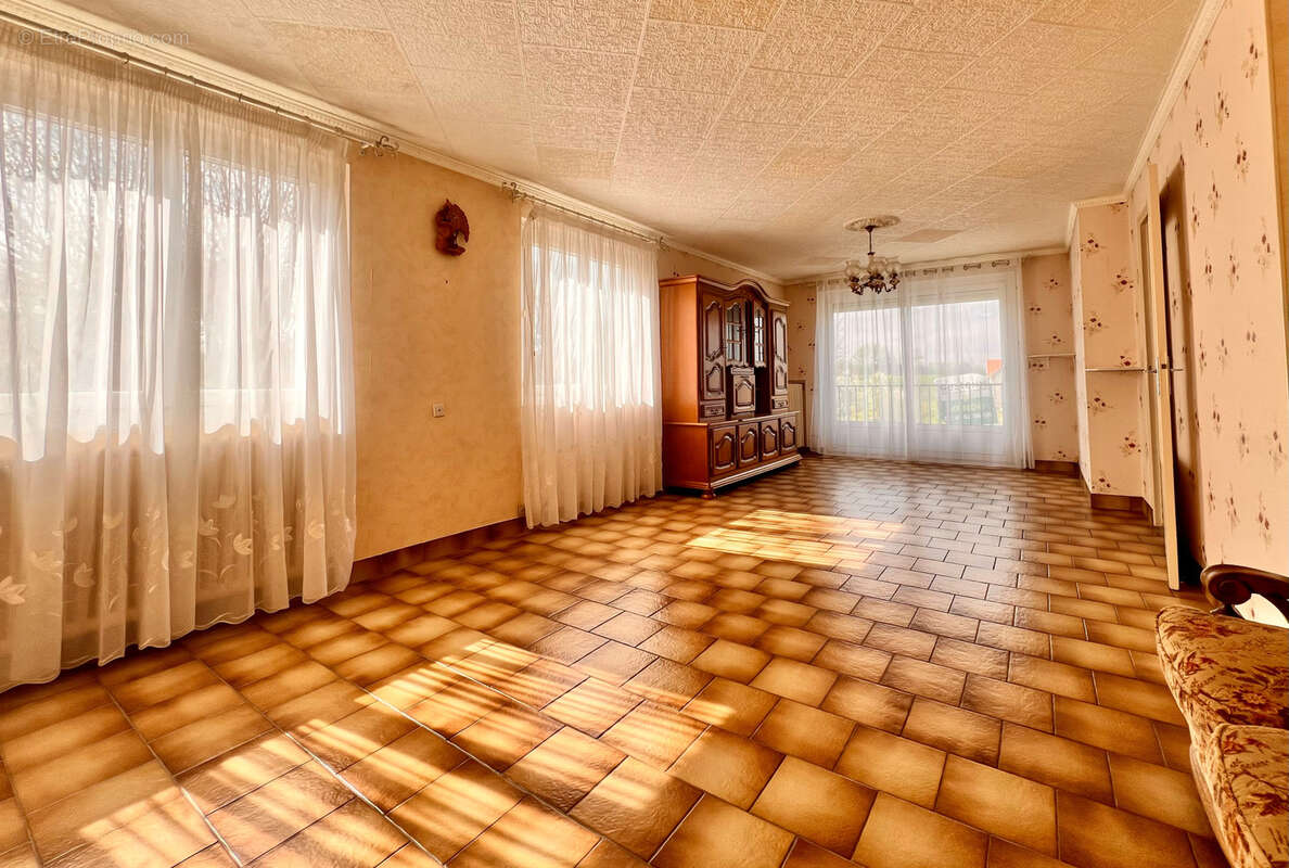 Maison à VILLEBERNIER