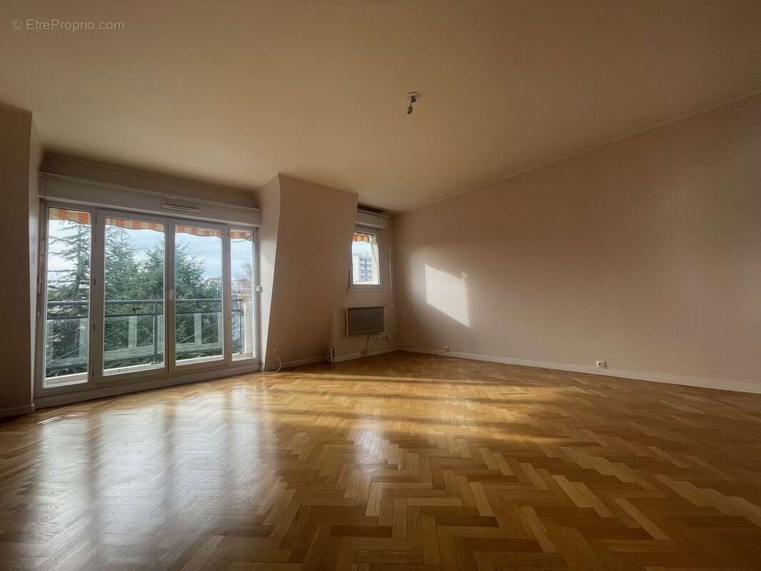 Appartement à LE PLESSIS-ROBINSON