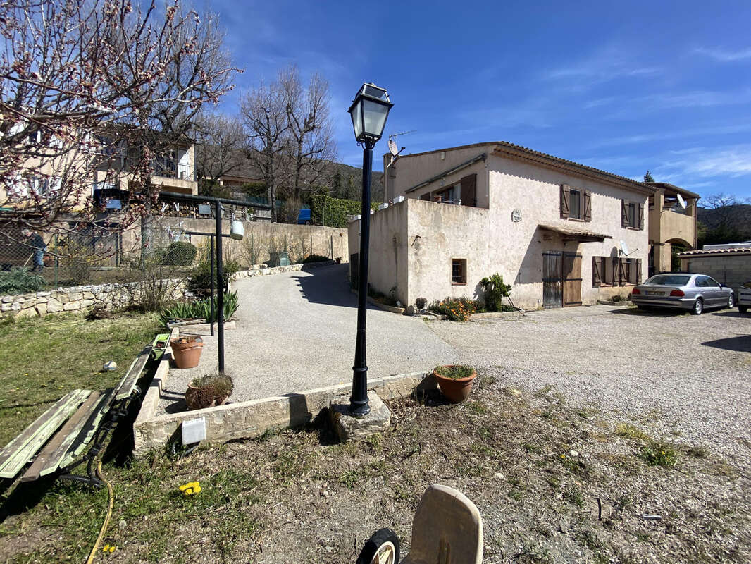 Maison à SAINT-VALLIER-DE-THIEY