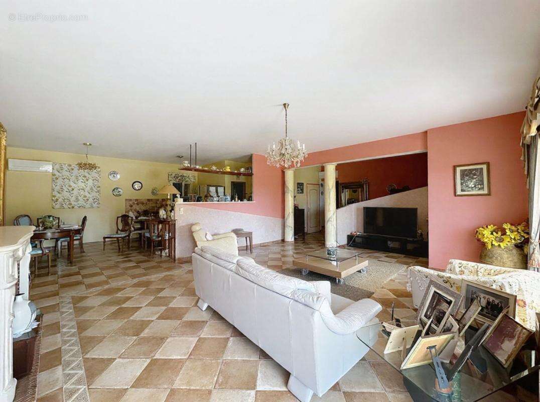Maison à BIOT