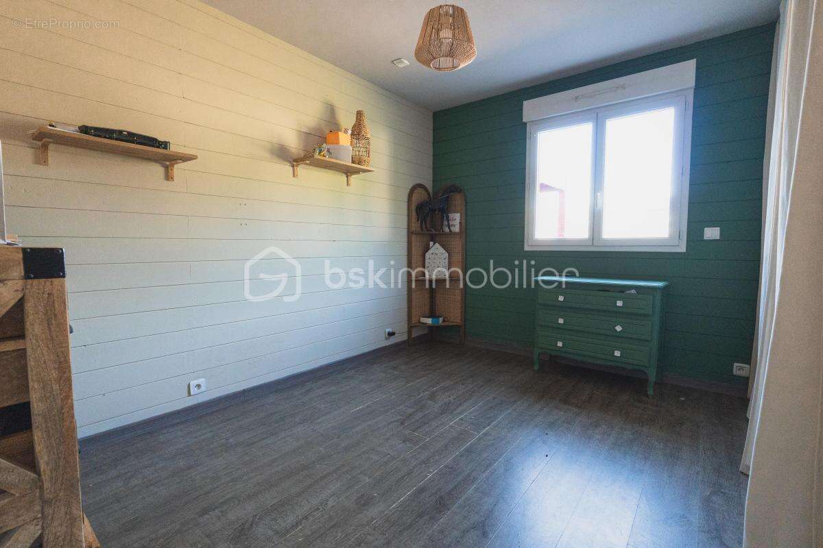 Maison ossature bois 165 m² Jardin 2000m2 clos– DPE B/A – 4 chambres + bureau – Piscine – Climatisation - photo 11