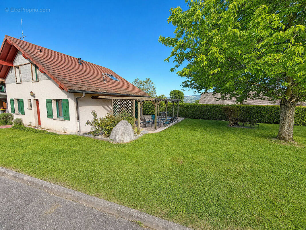Maison à BASSY