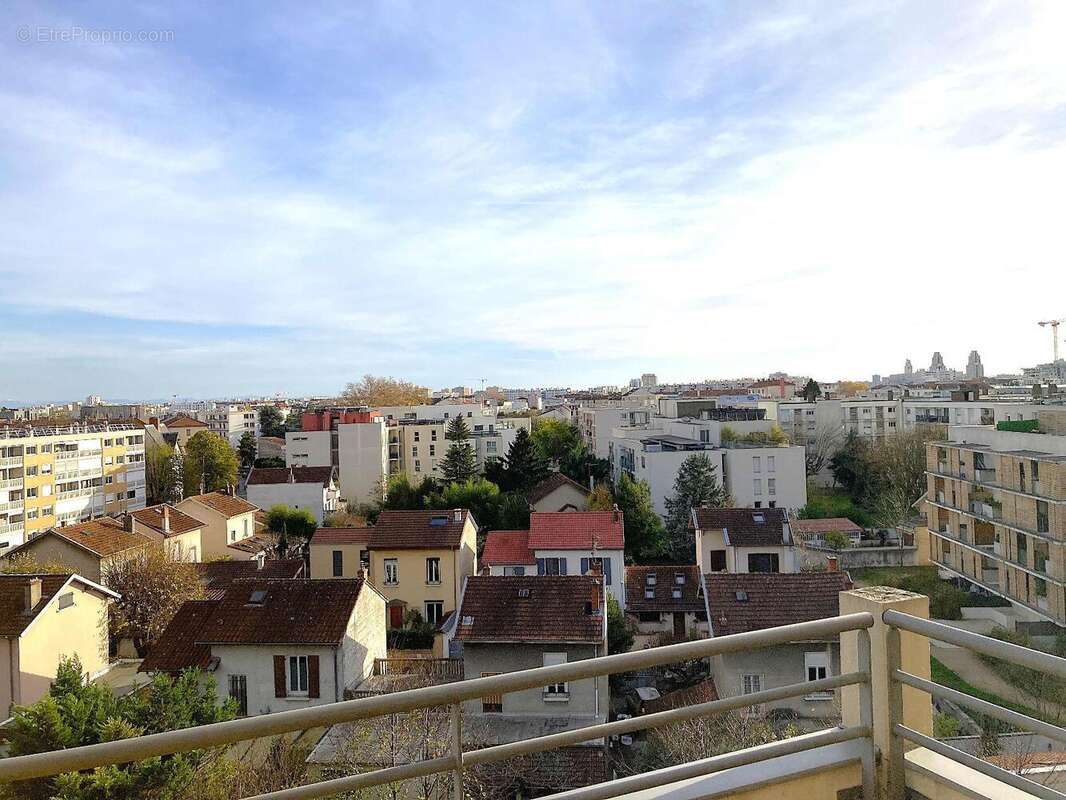   - Appartement à VILLEURBANNE