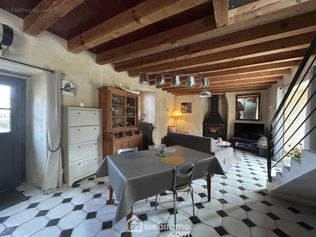 Maison à PLOUGRESCANT