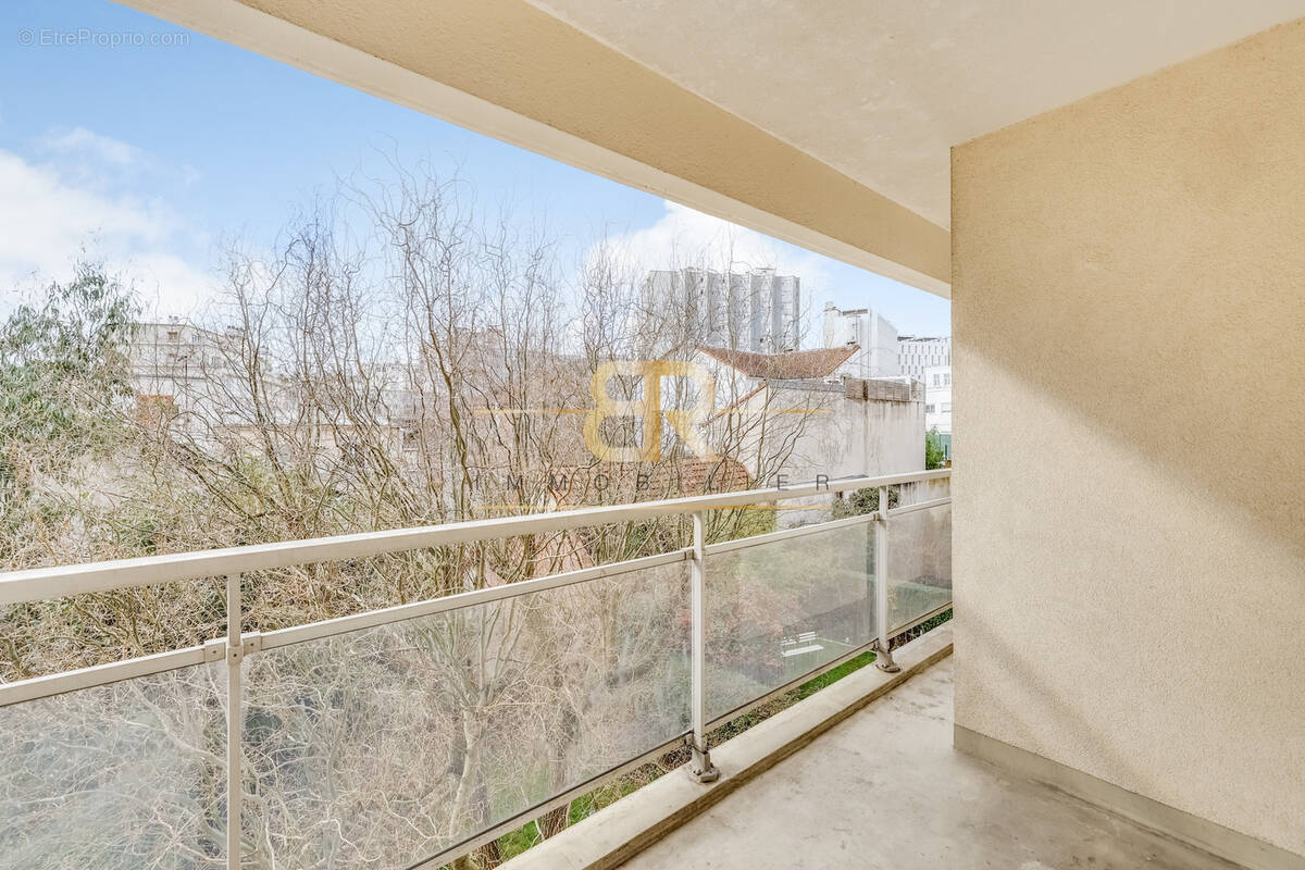 Appartement à PARIS-20E