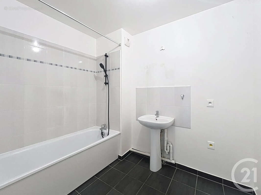 Appartement à BRIE-COMTE-ROBERT