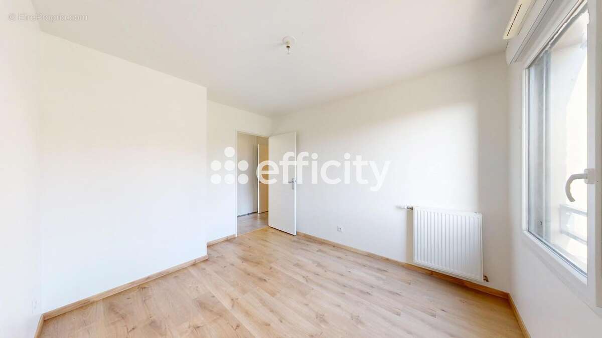 Appartement à SAINT-GENIS-LAVAL