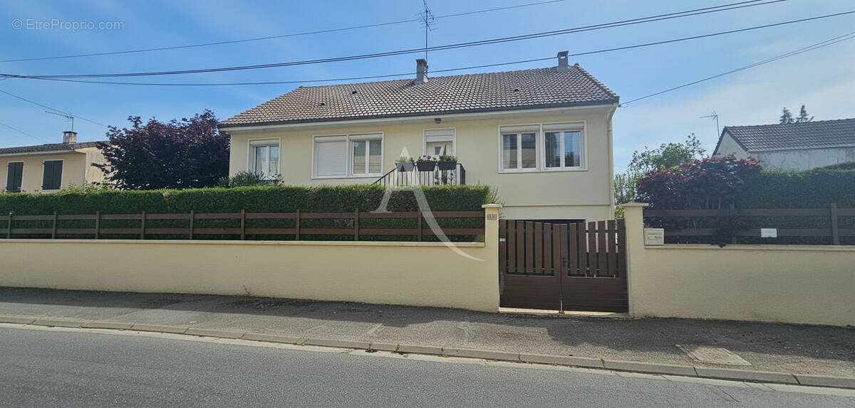 Maison à QUINCY-VOISINS