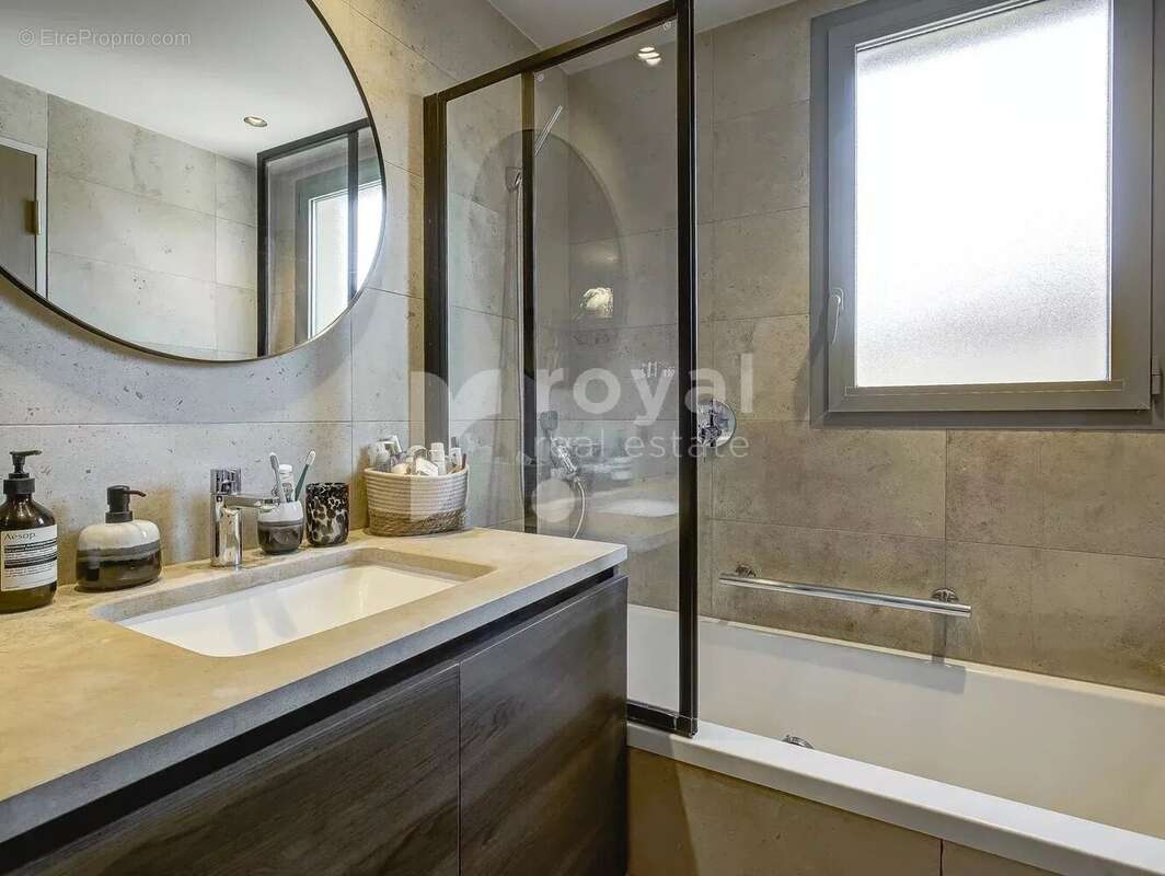 Appartement à MOUGINS