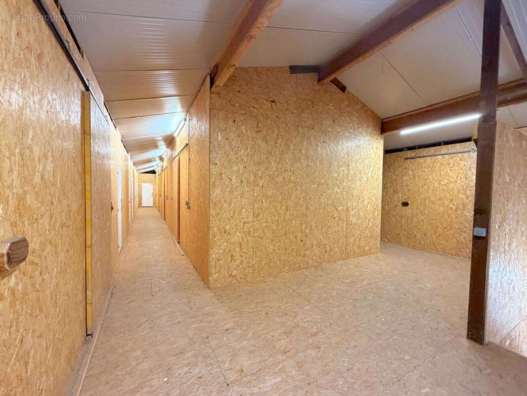Ensemble immobilier de rendement, avec locaux professionnels et habitation à vendre dans le Val de L'Eyre - photo 14