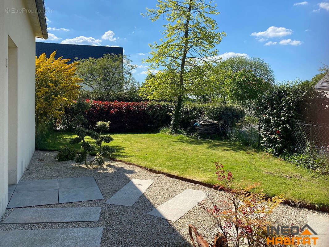 Maison à LA CHAPELLE-CHAUSSEE