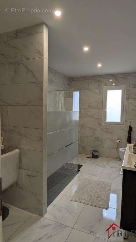 Maison individuelle, 6 Chambres, DPE A+, Piscine Pompe à Cha - photo 7