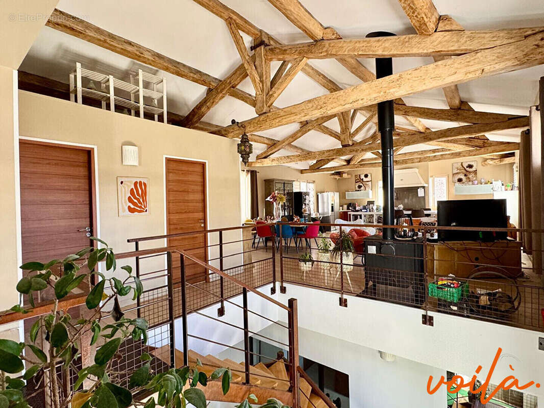 REF : ATYPIQUE7-Maison en pierre, 5 chambres - appartement - local commercial - piscine - jardin - ancienne cave vigneronne - photo 5