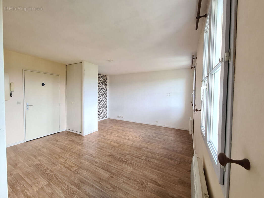 Appartement à LE PERRAY-EN-YVELINES