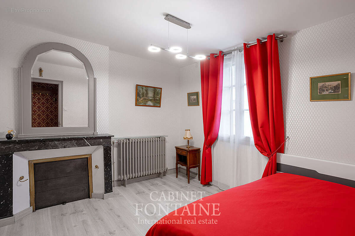 Maison à CREVECOEUR-LE-GRAND