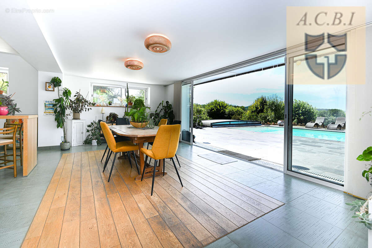 Très belle propriété dans un cadre exceptionnel avec piscine, vue panoramique et bord de Loir - photo 3