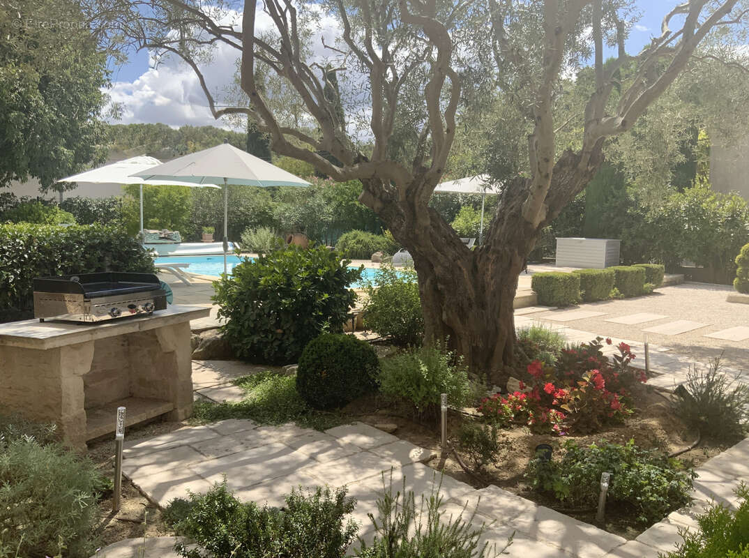 A 4 km d' Uzès, villa au calme avec piscine. - photo 2