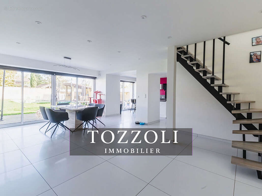 Maison à SATOLAS-ET-BONCE