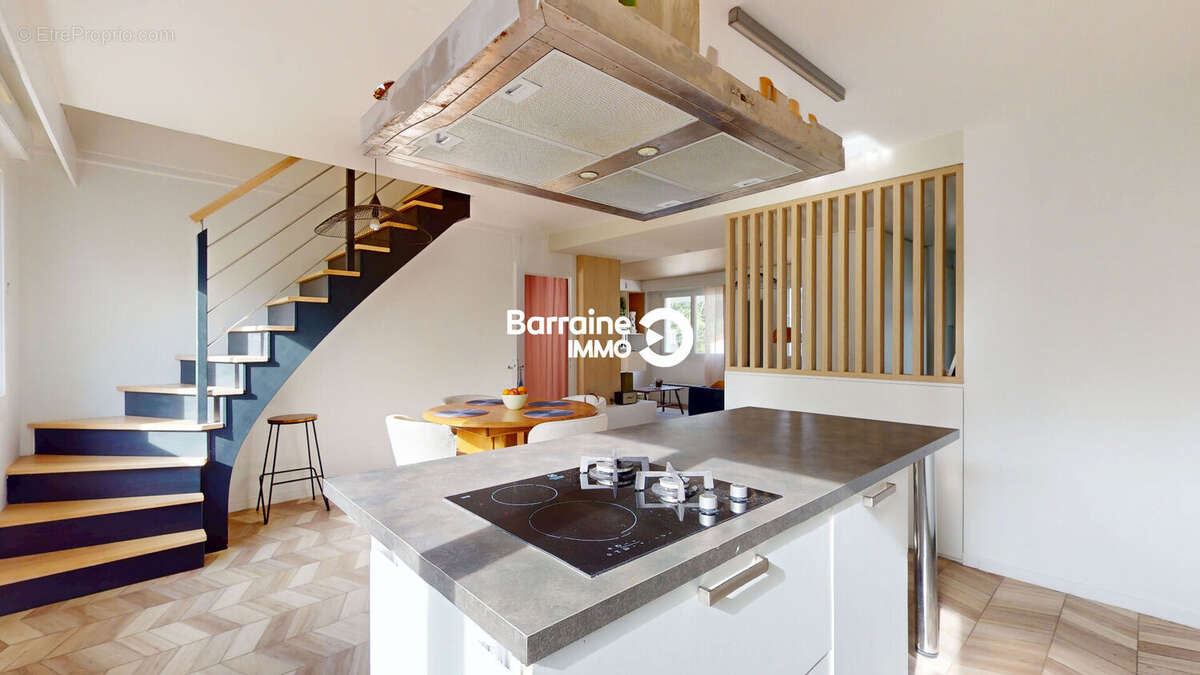 A vendre  maison t9 plougonvelin  proche plage + deux appartements - photo 5