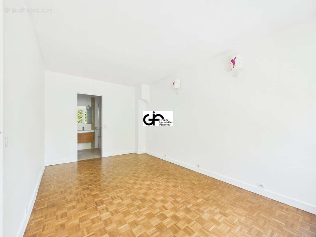 Appartement 76 m² à Paris-16e  - photo 6