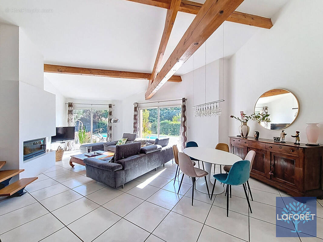 Maison à SAINT-LOUP-CAMMAS