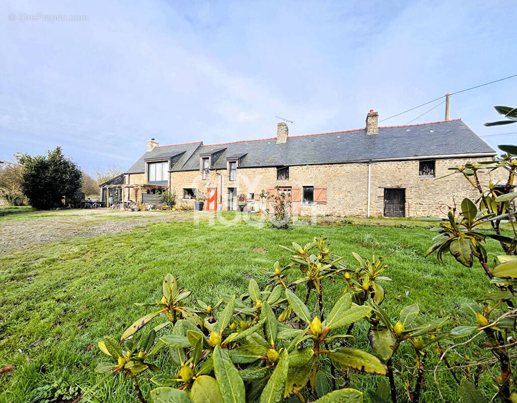 Maison à BAGUER-PICAN