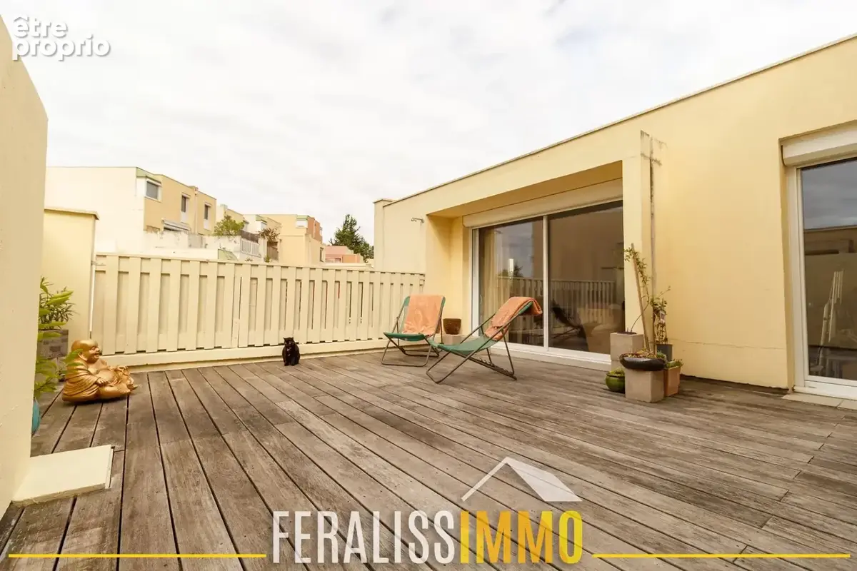 Lumineux appartement F4 de 86 m2 avec extérieur ! - photo 14
